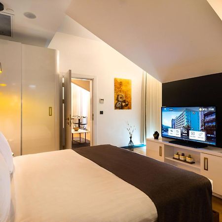 The Craton Hotel Sisli Istanboel Buitenkant foto A room at the hotel